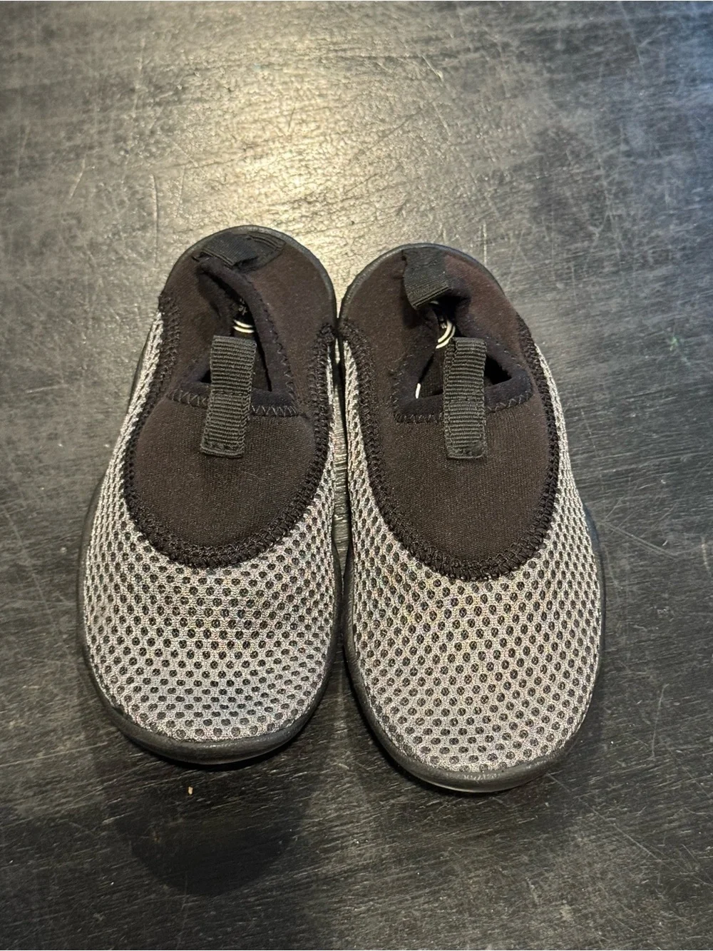 4/$15 Kids wonder nation Gray and Black Kids Water Shoes Sandals - size 9/10
